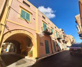 3 LOCALI A SANTA FLAVIA