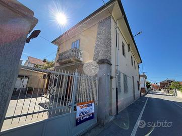 CASA SEMINDIPENDENTE A NONE