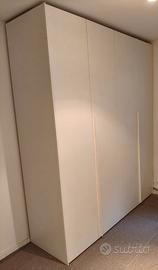 Grande armadio a 4 ante battenti in legno nuovo