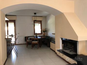 Villetta a schiera Luni