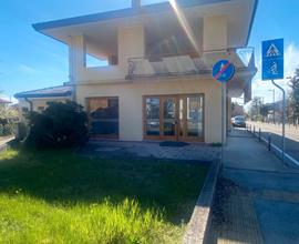 Fabbricato ad uso commerciale eresidenziale