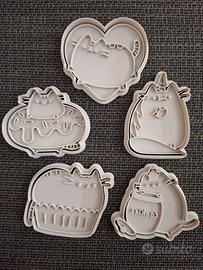 Set 5 Stampini / Tagliabiscotti Tema Pusheen