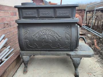 stufa vintage in ghisa