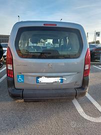 Peugeot Rifter adattato per trasporto disabili