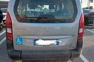 Peugeot Rifter adattato per trasporto disabili