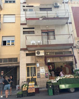 Bari-carbonara libera 3 vani ed acc. ripostigli