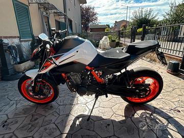 Ktm duke 890 r
