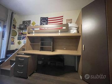 Letto a castello con armadio e cassettiera