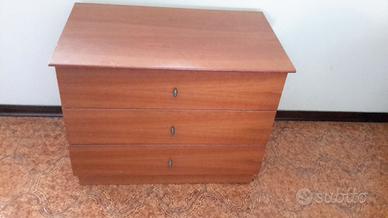 Cassettiera in legno