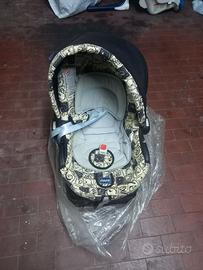 Seggiolino per auto