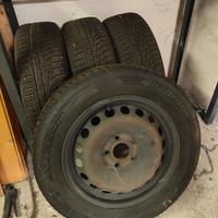 4 Gomme da neve 205/60R16 92H + cerchi in ferro