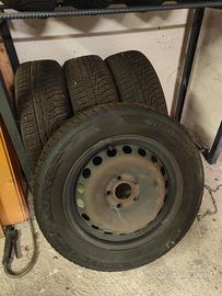 4 Gomme da neve 205/60R16 92H + cerchi in ferro