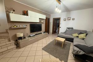 Villetta a schiera di 118 m² con 5 locali e box au