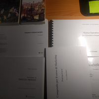 Libri economia triennale meno di metà prezzo