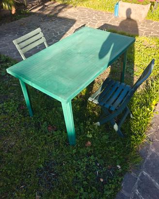 tavolo da giardino di plastica verde con sedie