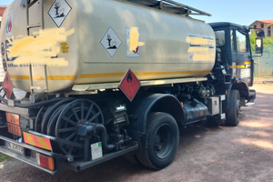 Autobotte ADR barrato rosa