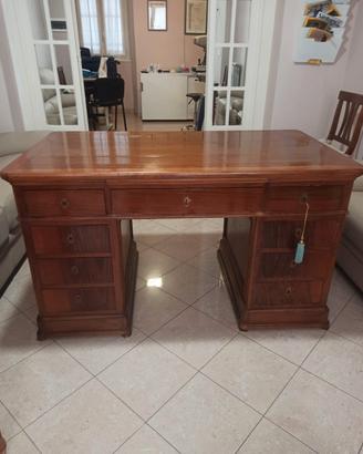scrivania e sedia  in mogano