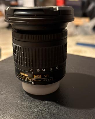 Nikon AF-P DX 10-20 mm f/4.5-5.6G VR Obiettivo