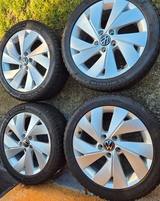 cerchi 17 golf 8 con antineve 