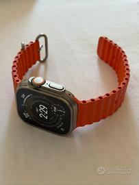Apple Watch Ultra con cinturino Ocean Arancione