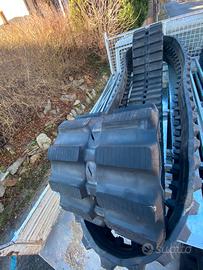 Cingoli in gomma taglia 320X90AX56,