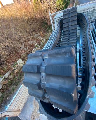 Cingoli in gomma taglia 320X90AX56,