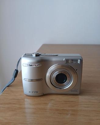 Fotocamera digitale Olympus STYLUS FE-210 7MP