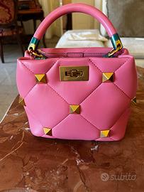 Valentino Garavani Roman Stud Rosa