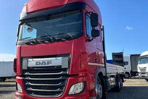 Daf xf440 3assi con pianale nuovo 7,80 m con rampe