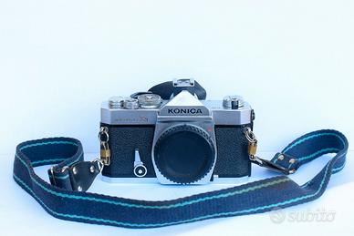 Fotocamera vintage Konica Autoreflex T3