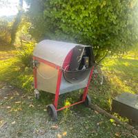 Macchina per rigenerare la lettiera per cavalli