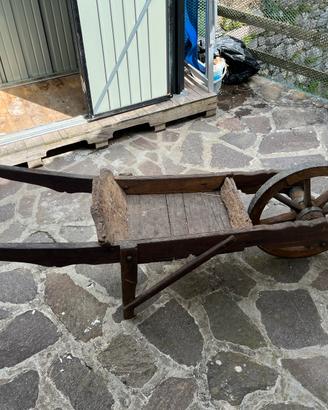 Carriola in legno