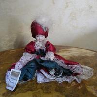 Bambola vintage da collezione in porcellana