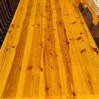 Tavolo in legno di pino