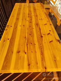 Tavolo in legno di pino
