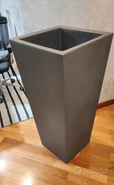 Vaso in resina da giardino o da interno