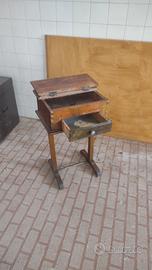 tavolinetto da la lavoro da calzolaio