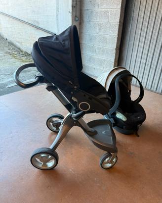 Stokke  explore blu carrozzino