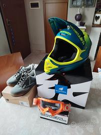 CASCO BLUEGRASS, MASCHERINA O'NEAL, SCARPE ION 