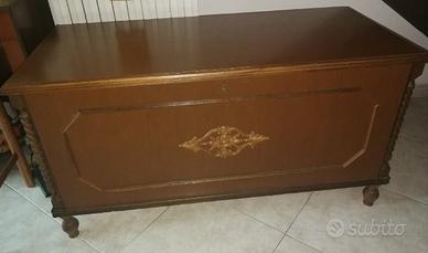 Cassapanca in legno