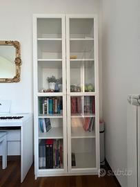 Mobile vetrina bianco da soggiorno o cucina