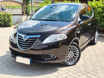Lancia Ypsilon 1.2 69 CV / BENZ/ 5P /OK NEOPATENTA