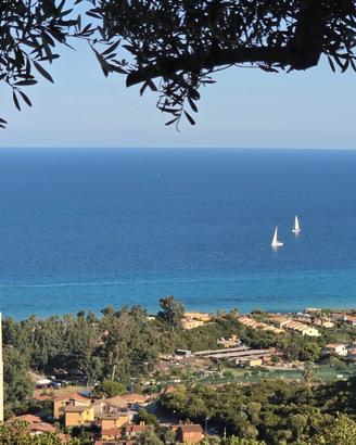 Due matrimoniali con vista mare a Costa