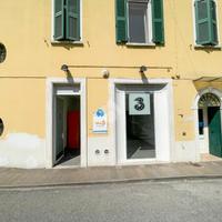 NEGOZIO A MANERBIO