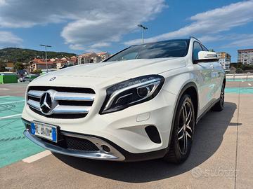 Mercedes-Benz  GLA180d