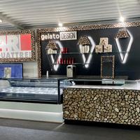 Arredamento nuovo ideale per locale commerciale