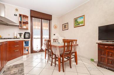 4 LOCALI A CASELLE TORINESE