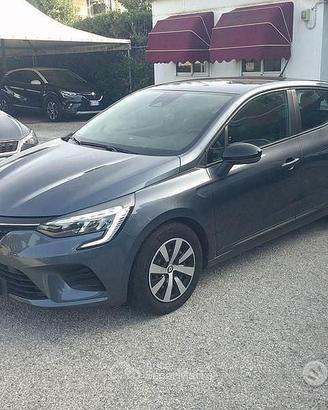 Ricambi usati porta musata renault clio 2022