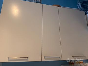 Pensili o scaffale Ikea componibile