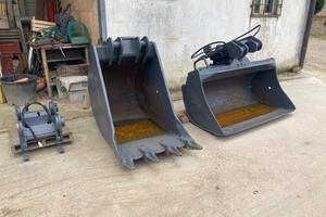 Benne + attacco idraulico Volvo